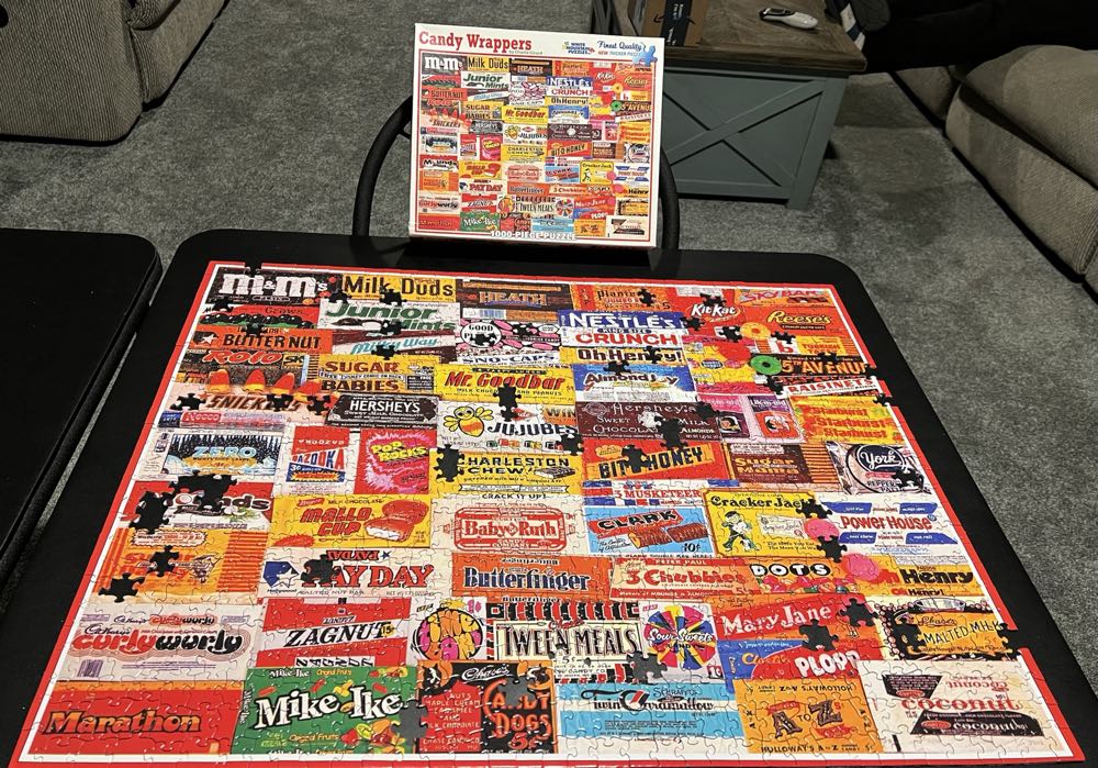 Candy Wrappers 862D - White Mountain puzzle collectible [Barcode 724819254378] - Main Image 3