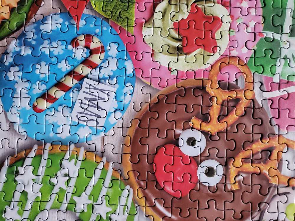 Christmas Donuts Party - EuroGraphics puzzle collectible [Barcode 628136556606] - Main Image 4