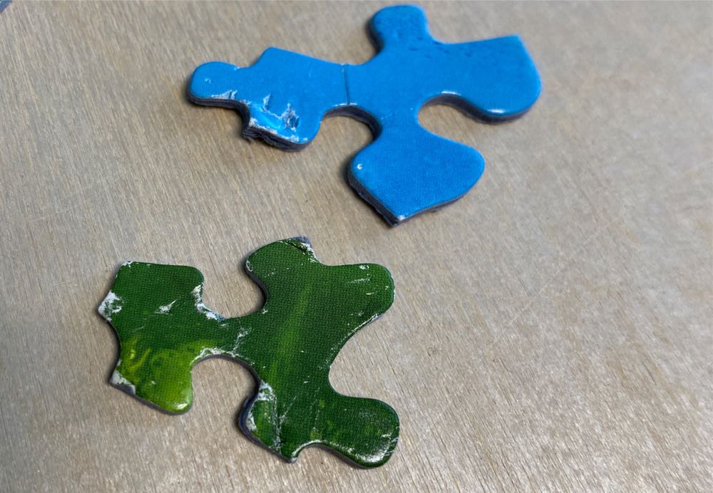 Carbonated Colors 🔵 - Springbok puzzle collectible [Barcode 091683030118] - Main Image 4
