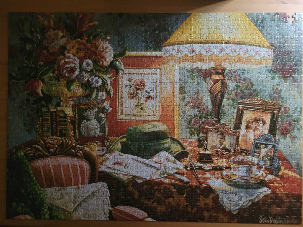 Claire’s Forgotten Hat - Rose Art 🇺🇸 puzzle collectible [Barcode 072348973933] - Main Image 2