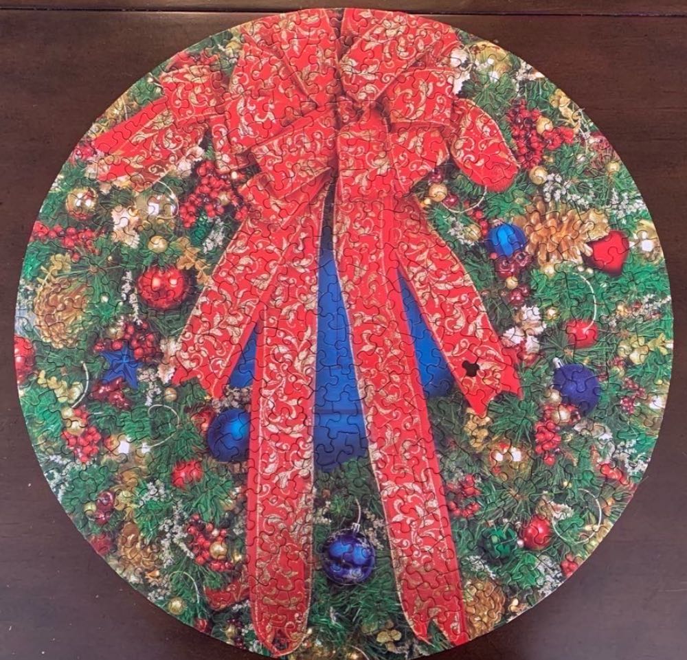 Holiday Wreath*^ - Springbok puzzle collectible [Barcode 091683030088] - Main Image 3