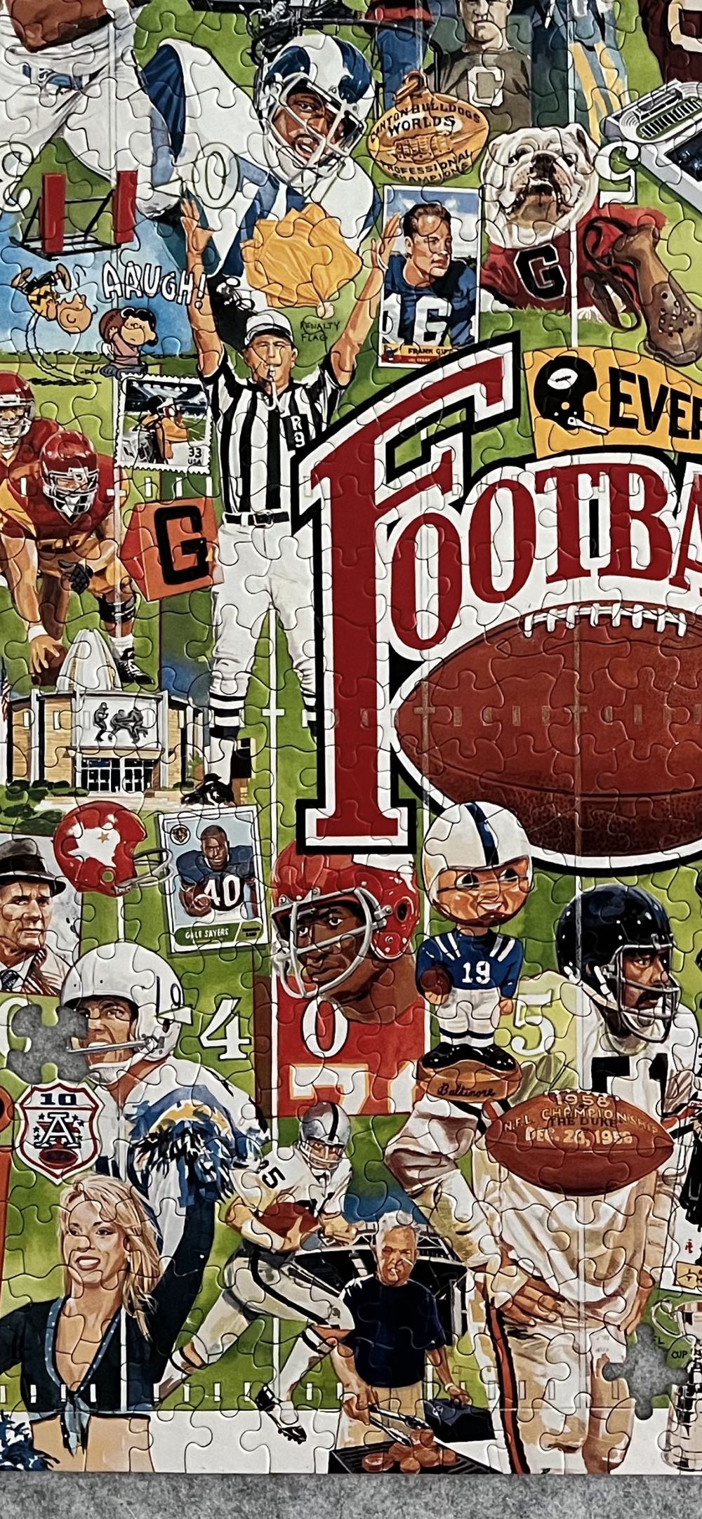 Everything Football - White Mountain puzzle collectible [Barcode 724819249923] - Main Image 4