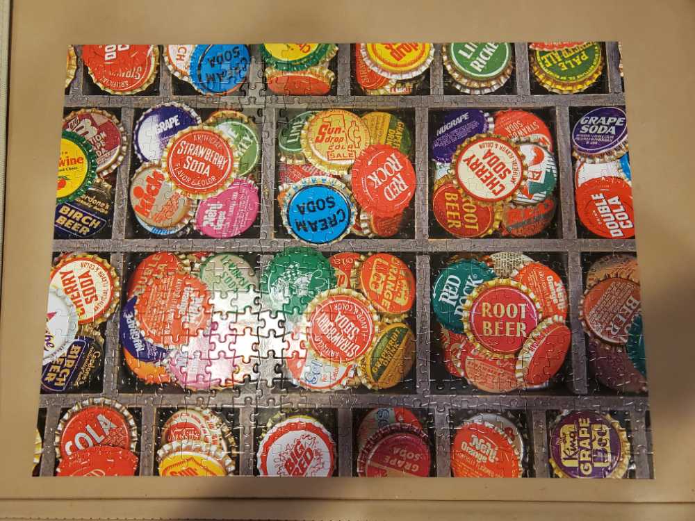 Tray Of Colorful Vintage Bottlecaps - Cra-Z-Art puzzle collectible [Barcode 4895145427531] - Main Image 2