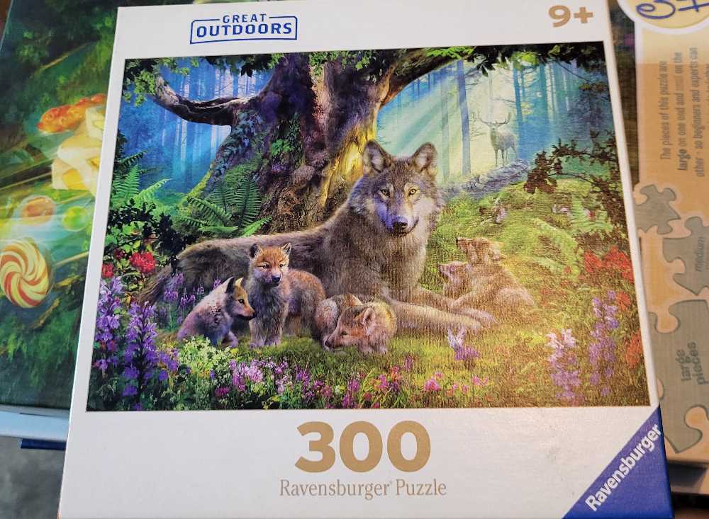 Wolves In The Forest - Ravensberger Puzzle puzzle collectible [Barcode 4005556822294] - Main Image 3
