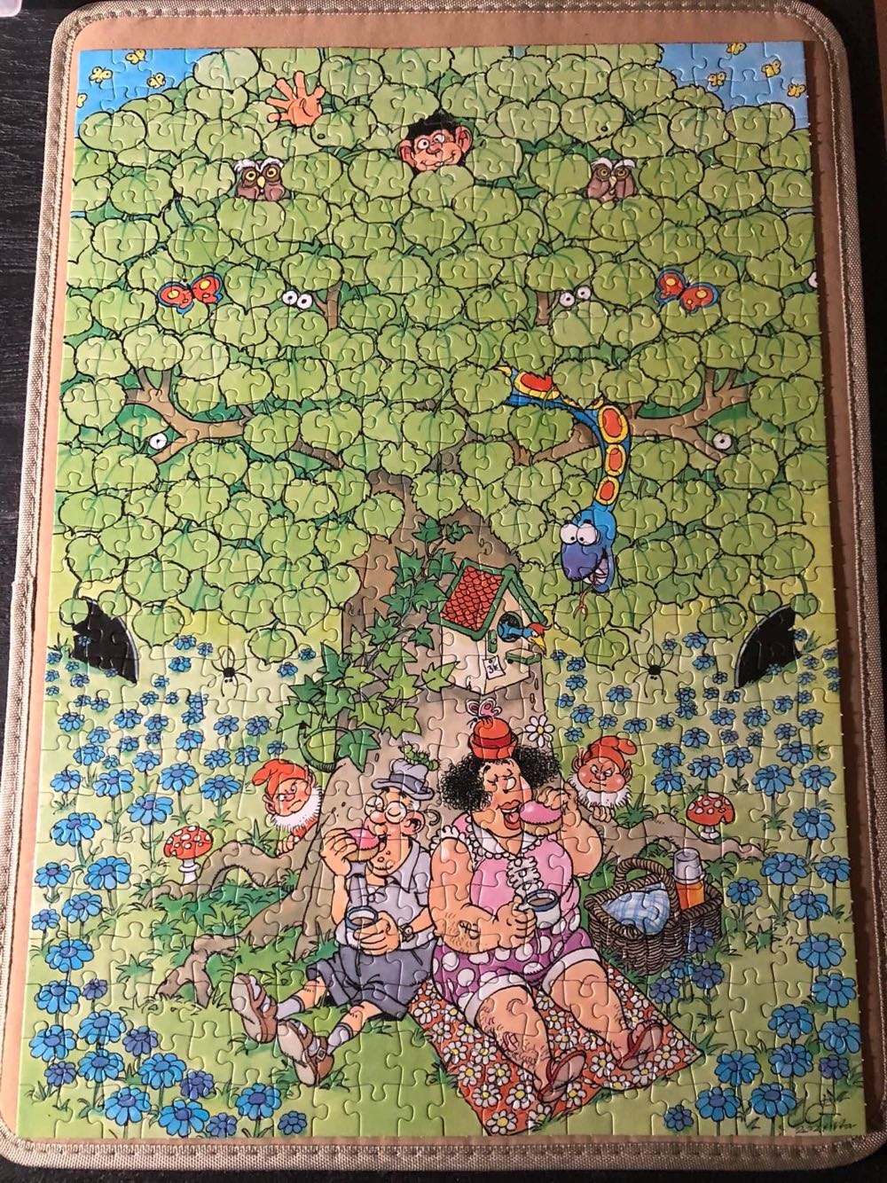 Enjoying A Picnic. Expert 2 - Jumbo puzzle collectible [Barcode 8710126200902] - Main Image 3