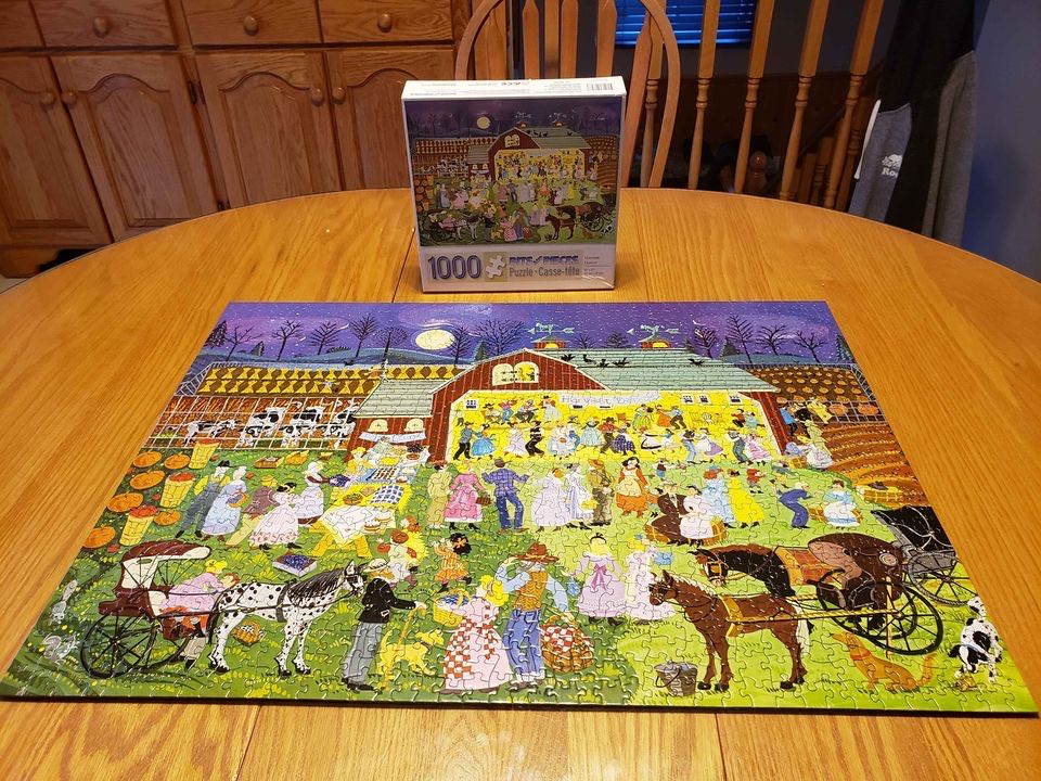 Winter Village - Bits & Pieces 🇺🇸 puzzle collectible [Barcode 704812407483] - Main Image 2