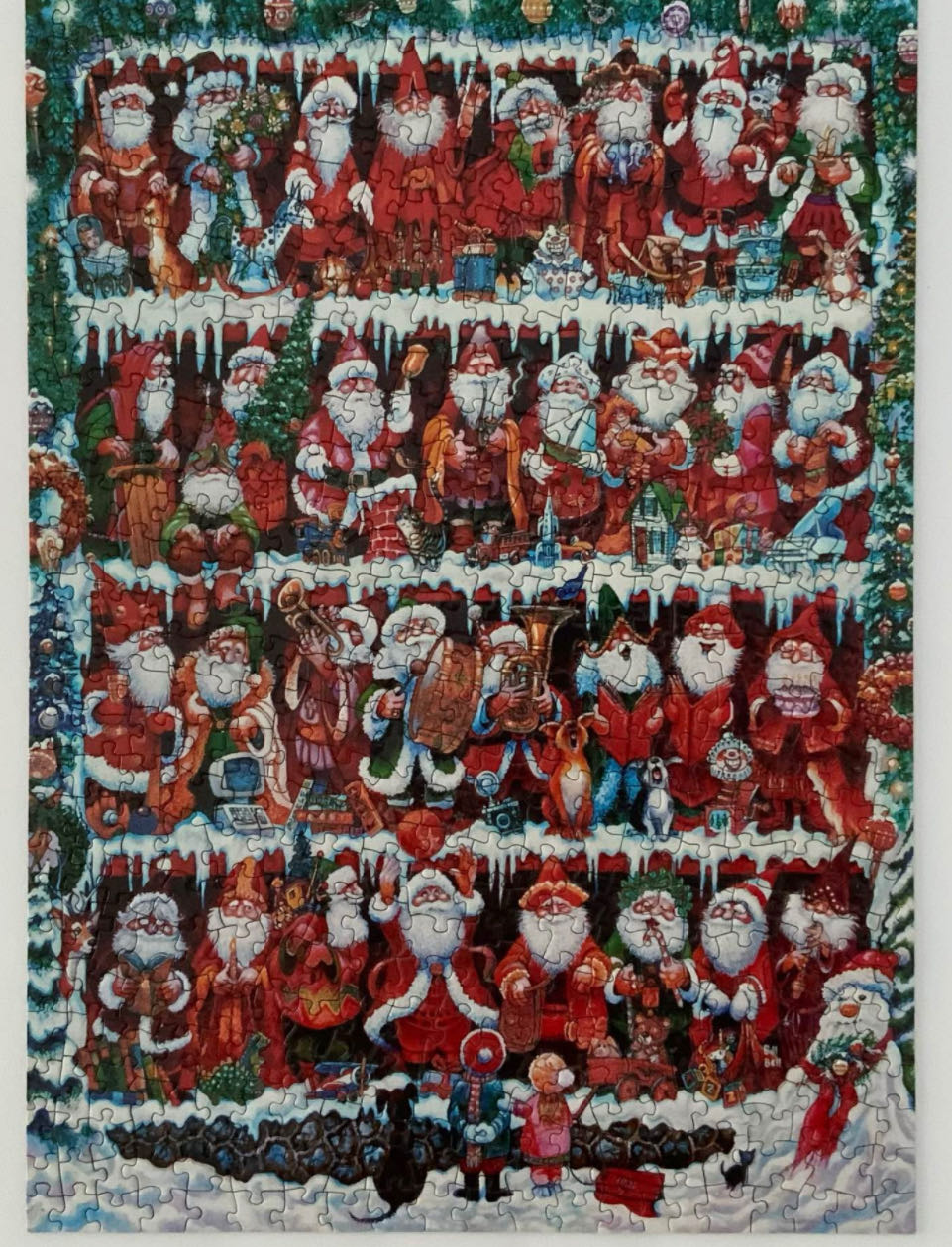 Where Is The Real Santa - Master Pieces puzzle collectible [Barcode 705988311475] - Main Image 2