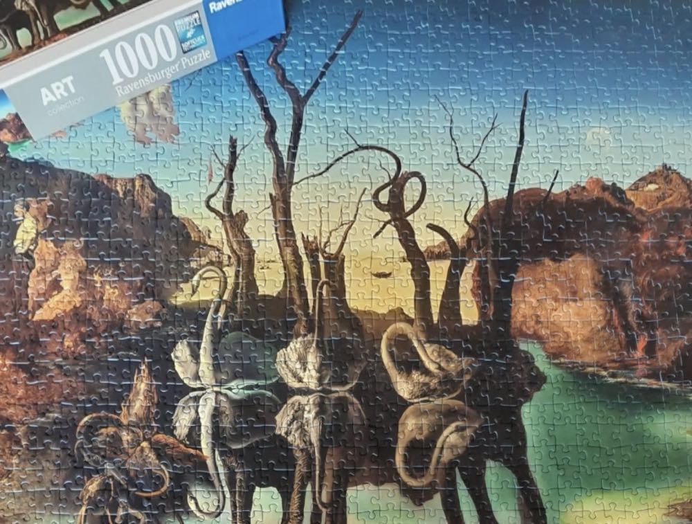 Swans Reflecting Elephants - Ravensberger Puzzle puzzle collectible [Barcode 4005556171804] - Main Image 4
