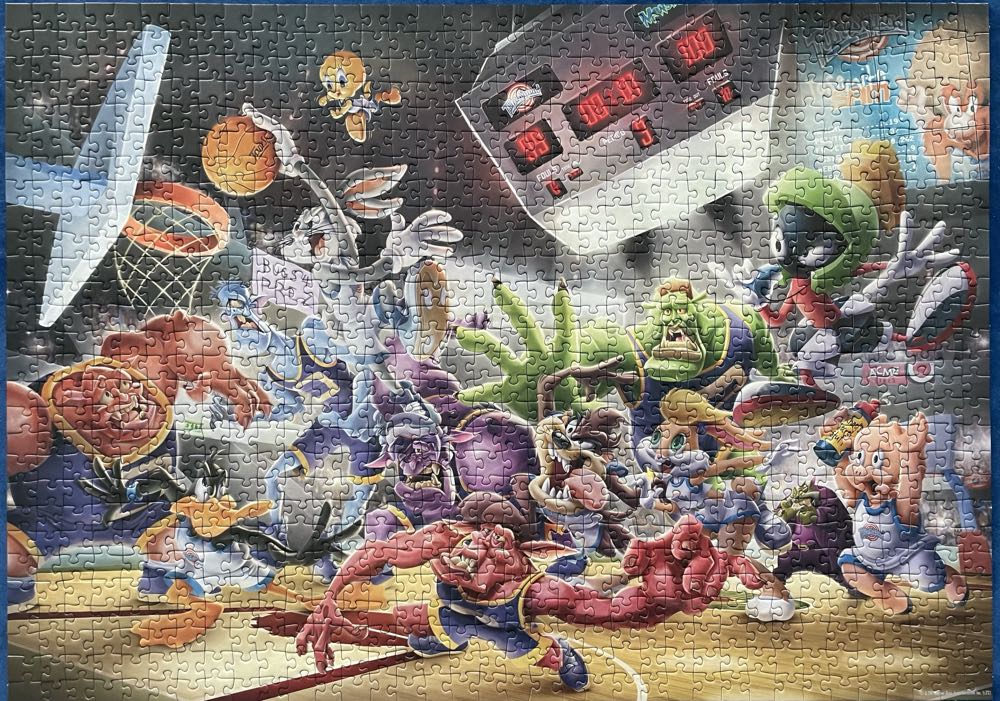 Space Jam Final Dunk - Ravensburger puzzle collectible - Main Image 2