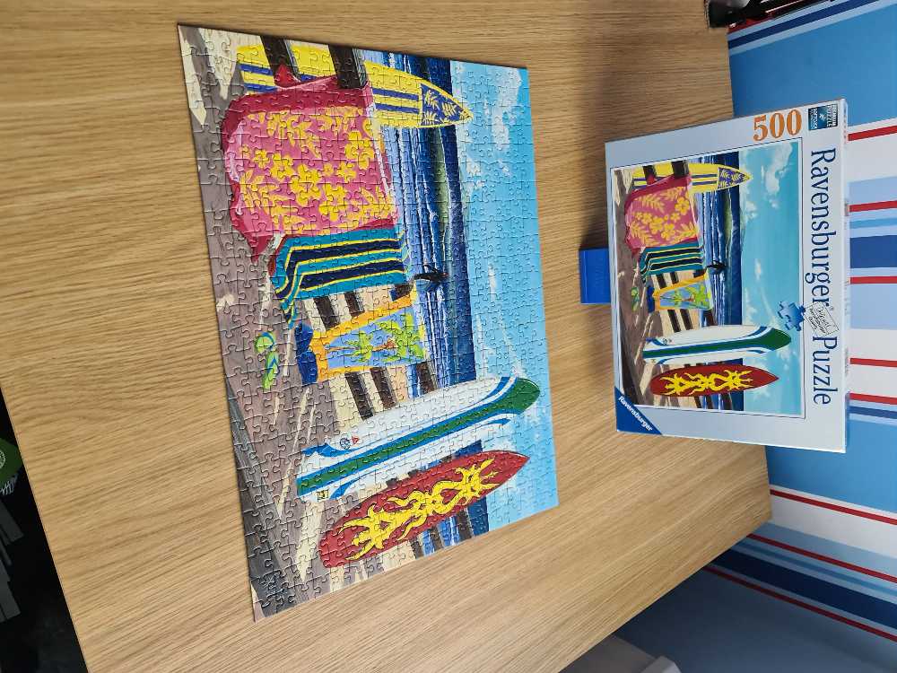 *Hang Loose Surfers. 😁 COMPLETED 02/03/2022 - Ravensburger puzzle collectible - Main Image 3