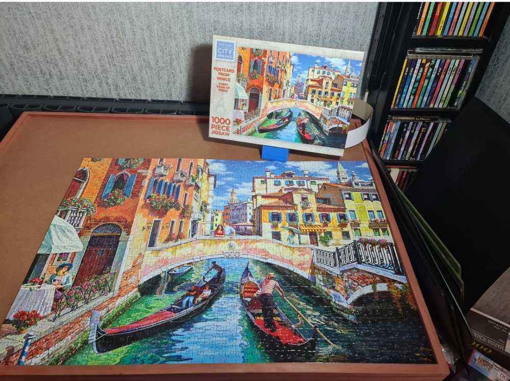 *sunny  of venice. 😁 COMPLETED 22/01/2022 - W H Smith puzzle collectible - Main Image 2