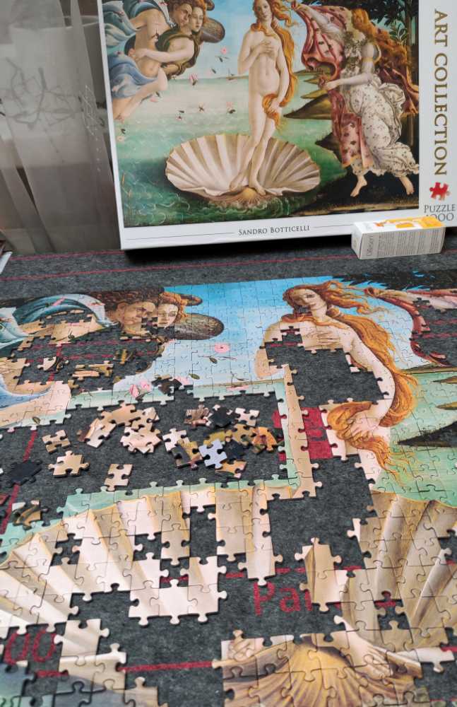 The Birth Of Venus Botticelli Godess Of Love And Beauty Greek Mythology - Trefl puzzle collectible [Barcode 5900511105896] - Main Image 2