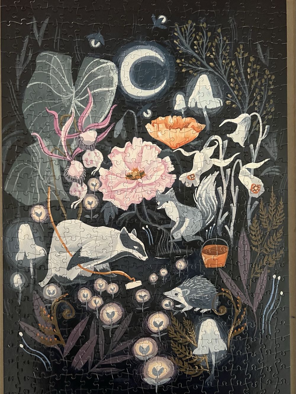 Moon Garden Workers - Buffalo Games puzzle collectible [Barcode 079346038107] - Main Image 2