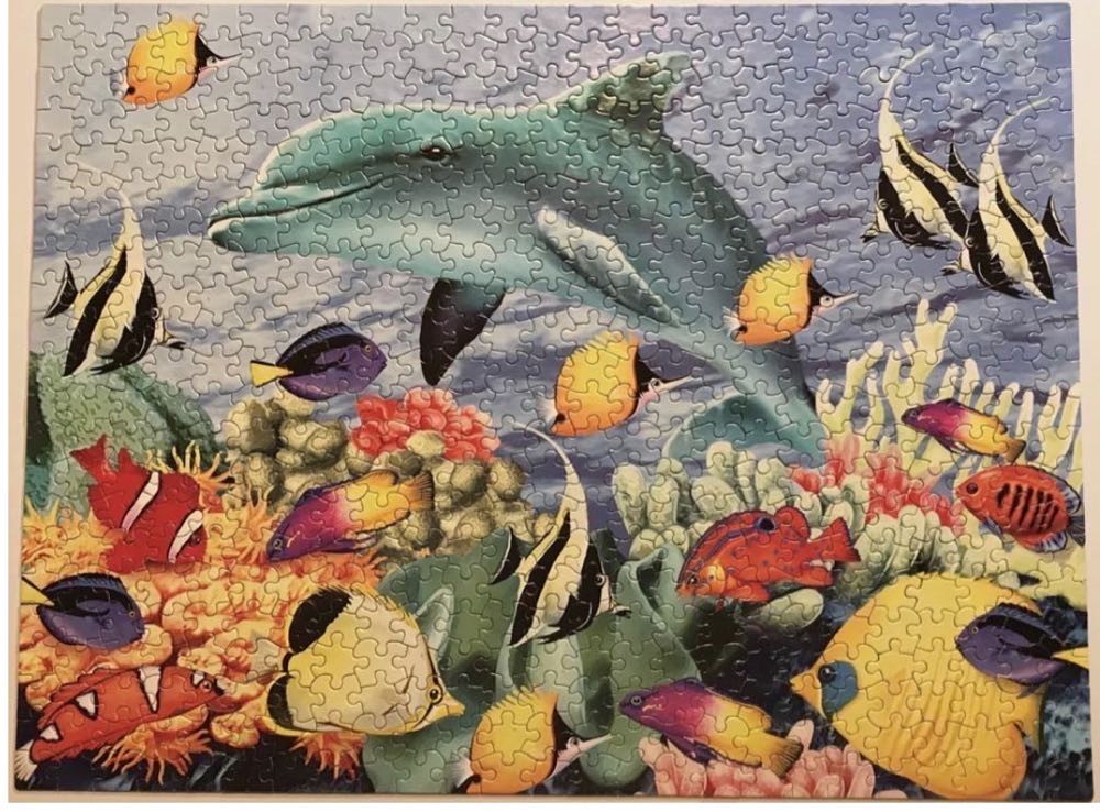 Something Fishy - White Mountain puzzle collectible [Barcode 724819249060] - Main Image 3