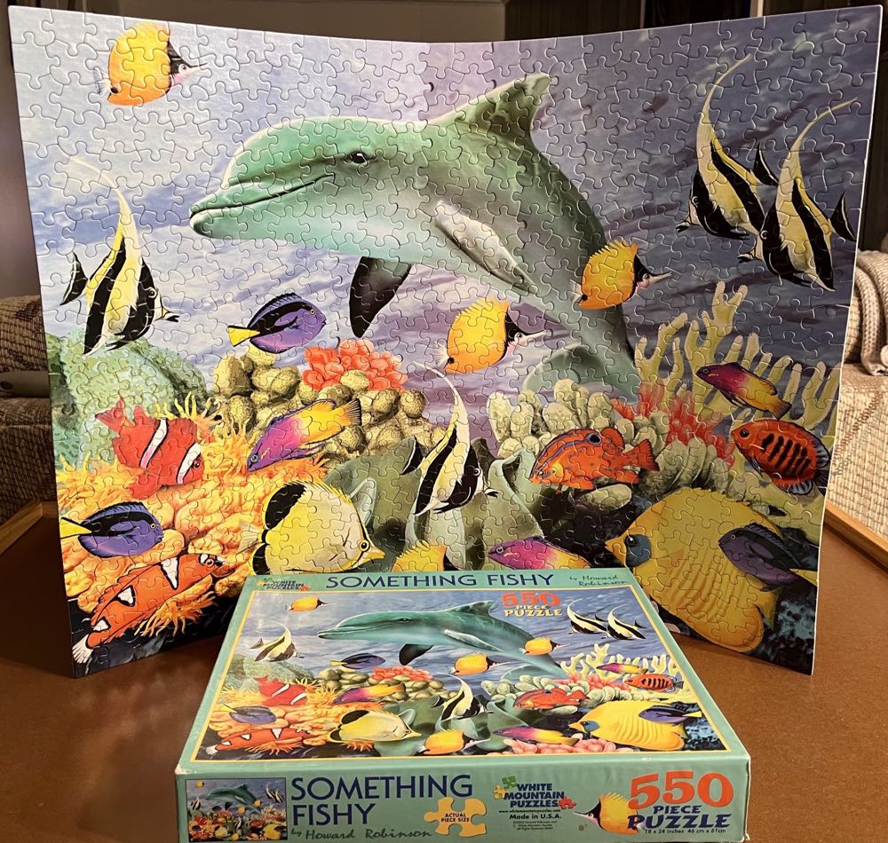 Something Fishy - White Mountain puzzle collectible [Barcode 724819249060] - Main Image 4