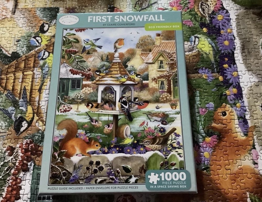First Snowfall 🟦 - Otter House puzzle collectible [Barcode 5017680052200] - Main Image 4