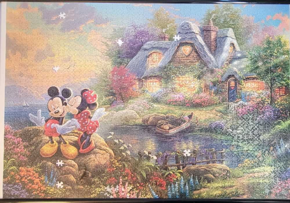 Mickey And Minnie Sweetheart Cove - Ceaco puzzle collectible [Barcode 021081350624] - Main Image 2