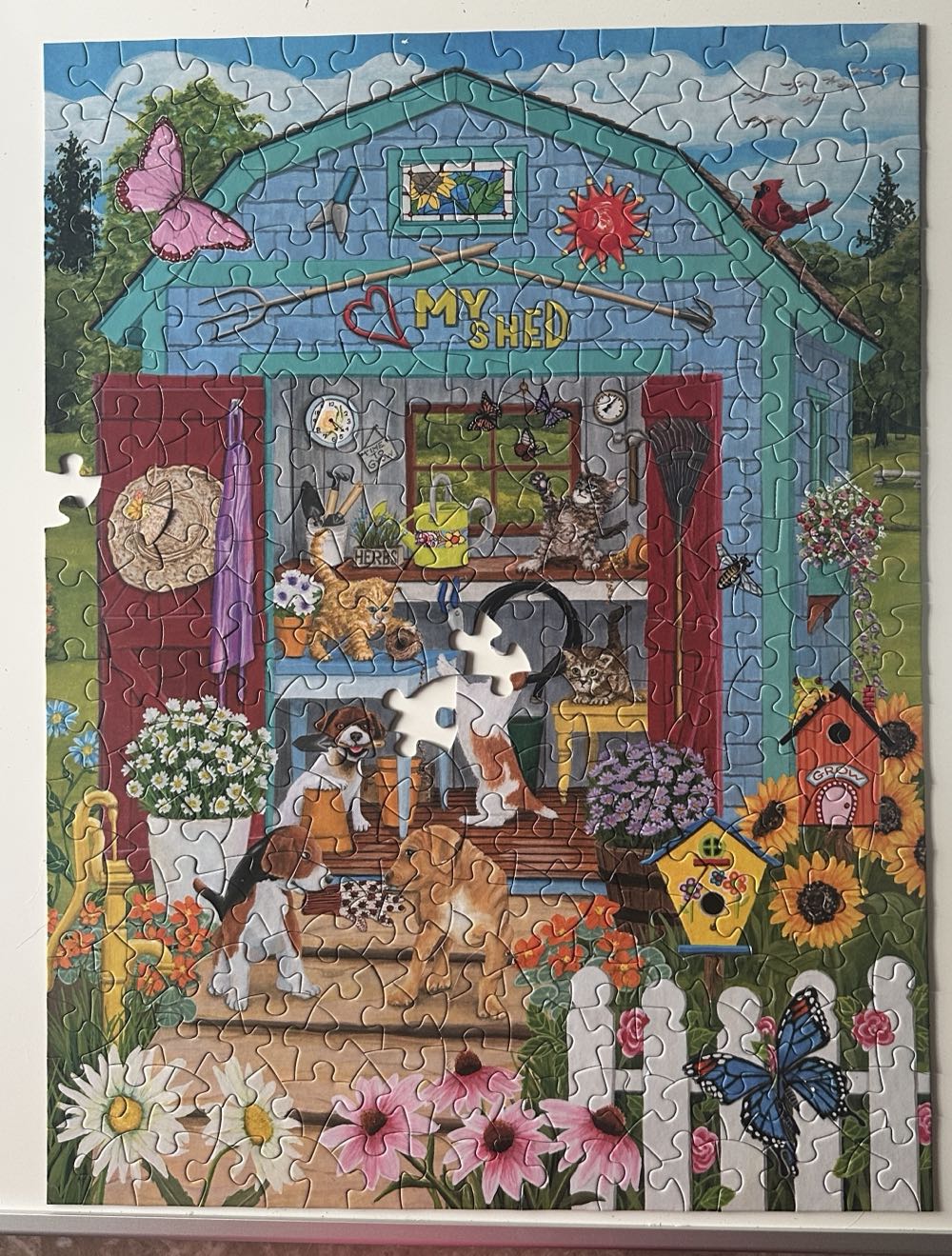 The Garden Shed - Bits And Pieces puzzle collectible [Barcode 192949061058] - Main Image 3