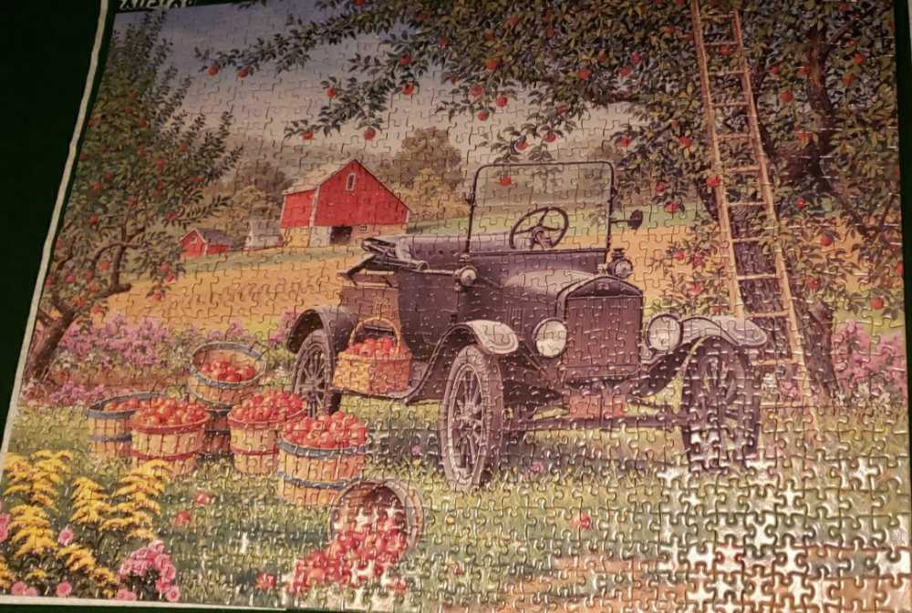 Pick Your Own - Art Gallery puzzle collectible [Barcode 192949003119] - Main Image 2