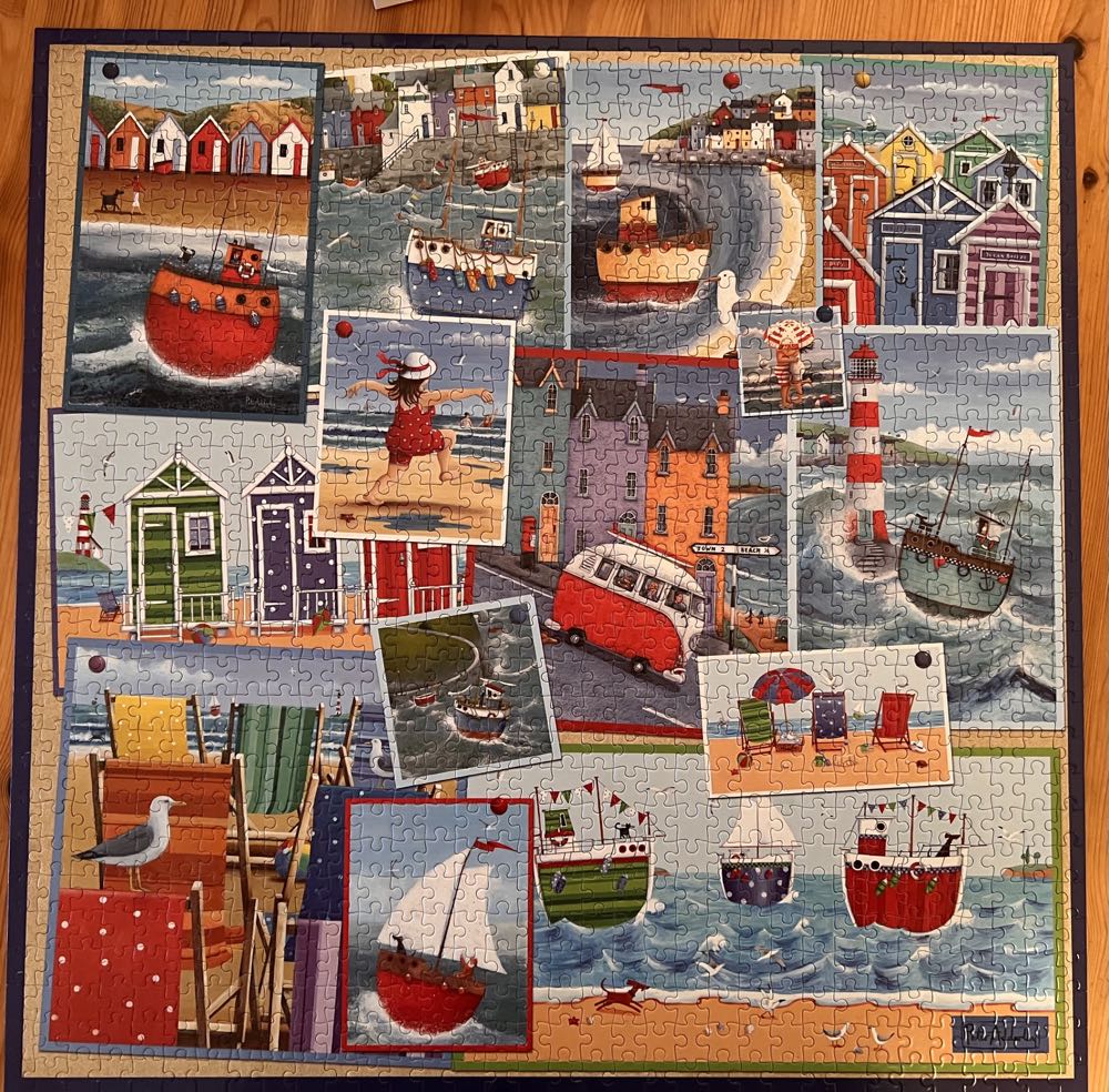 Seaside Fun - Otter House puzzle collectible [Barcode 5017680002533] - Main Image 2