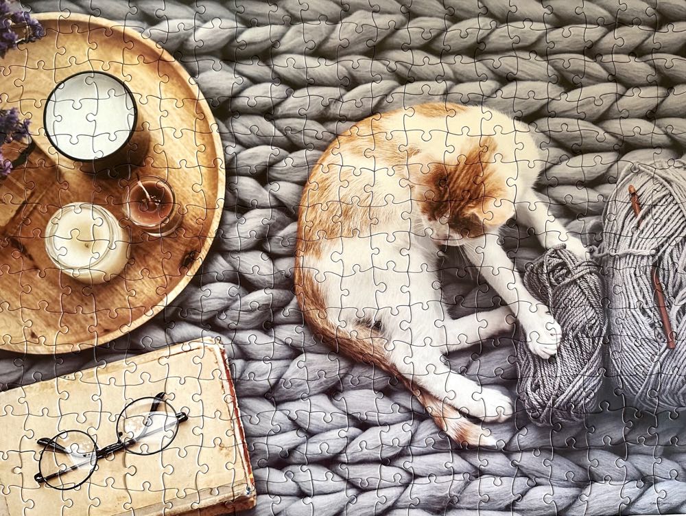 Ginger Kitty on Chunky Blanket - Milton Bradley Puzzles puzzle collectible [Barcode 778988332276] - Main Image 2