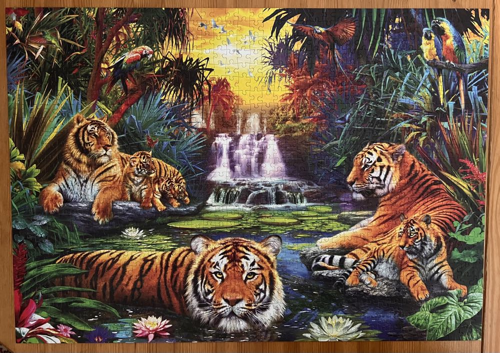 Family At The Jungle Pool - Bluebird Puzzle puzzle collectible [Barcode 3663384701559] - Main Image 2
