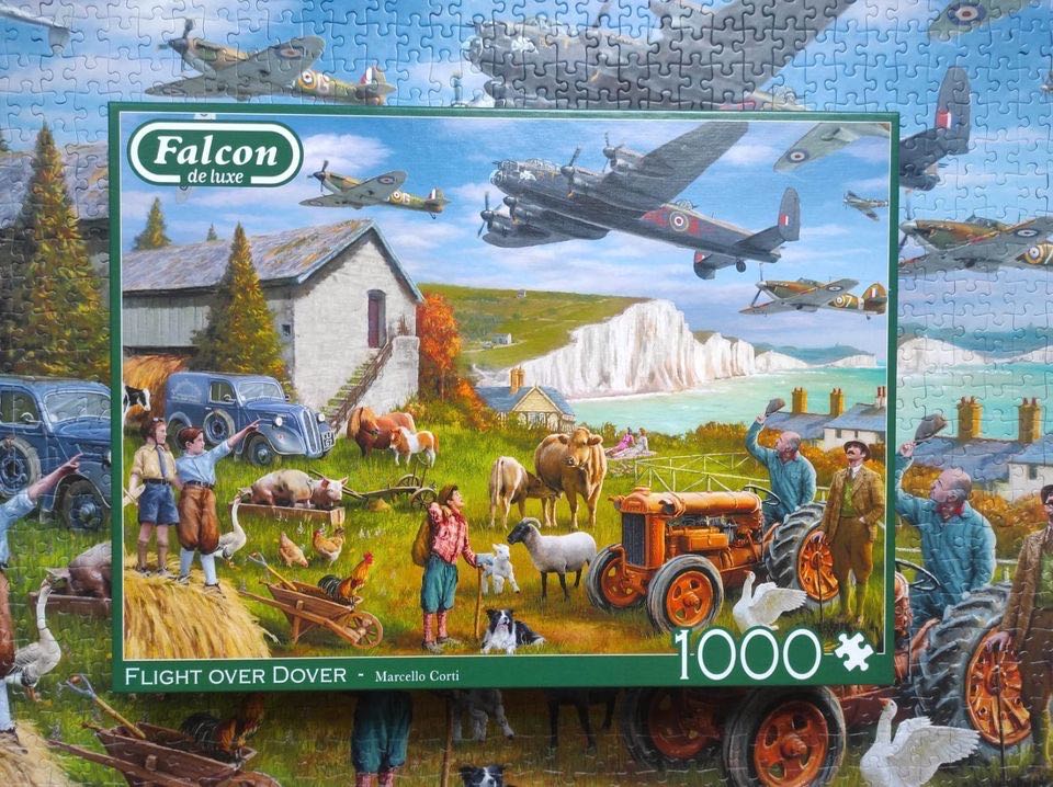 Flight Over Dover - Falcon de luxe puzzle collectible [Barcode 8710126113912] - Main Image 4