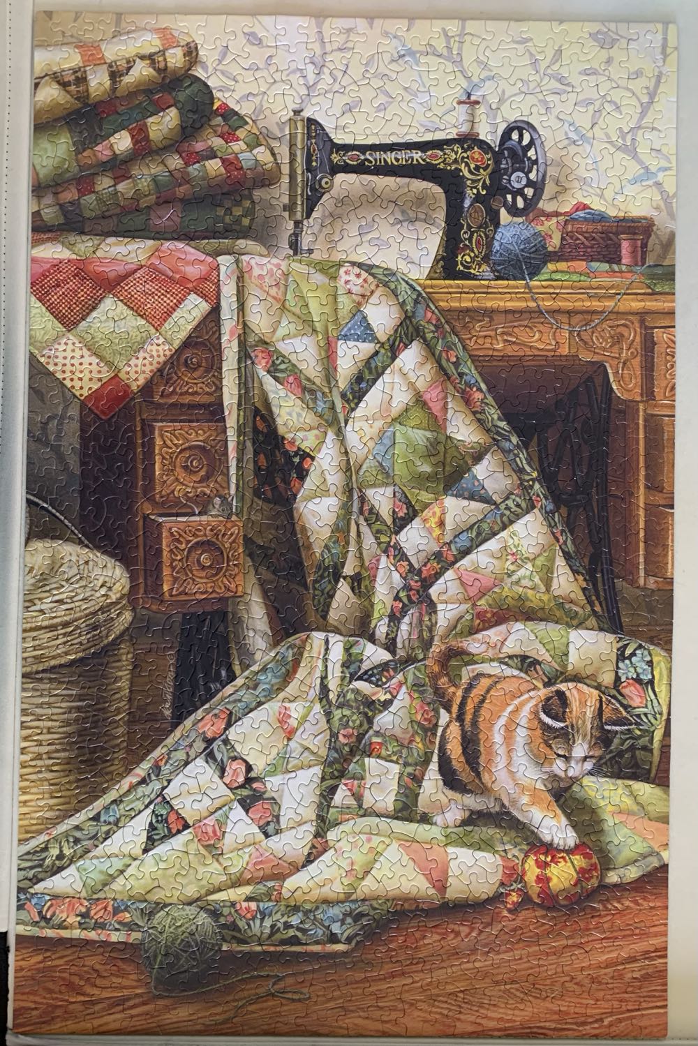 Cat on a Quilt - SunsOut puzzle collectible [Barcode 796780158542] - Main Image 3