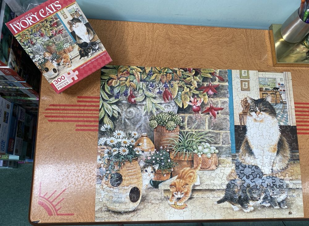 Agneatha and her Kittens on the Doorstep - Ceaco puzzle collectible [Barcode 021081022071] - Main Image 2