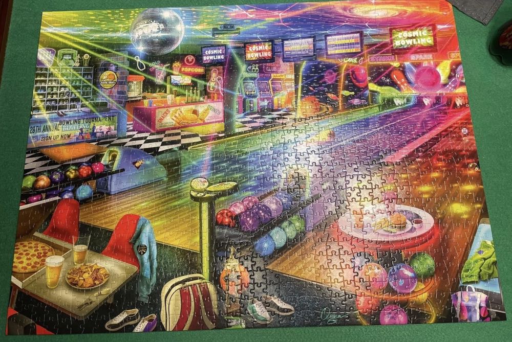 Blacklight Bowling✅ - Buffalo puzzle collectible - Main Image 2