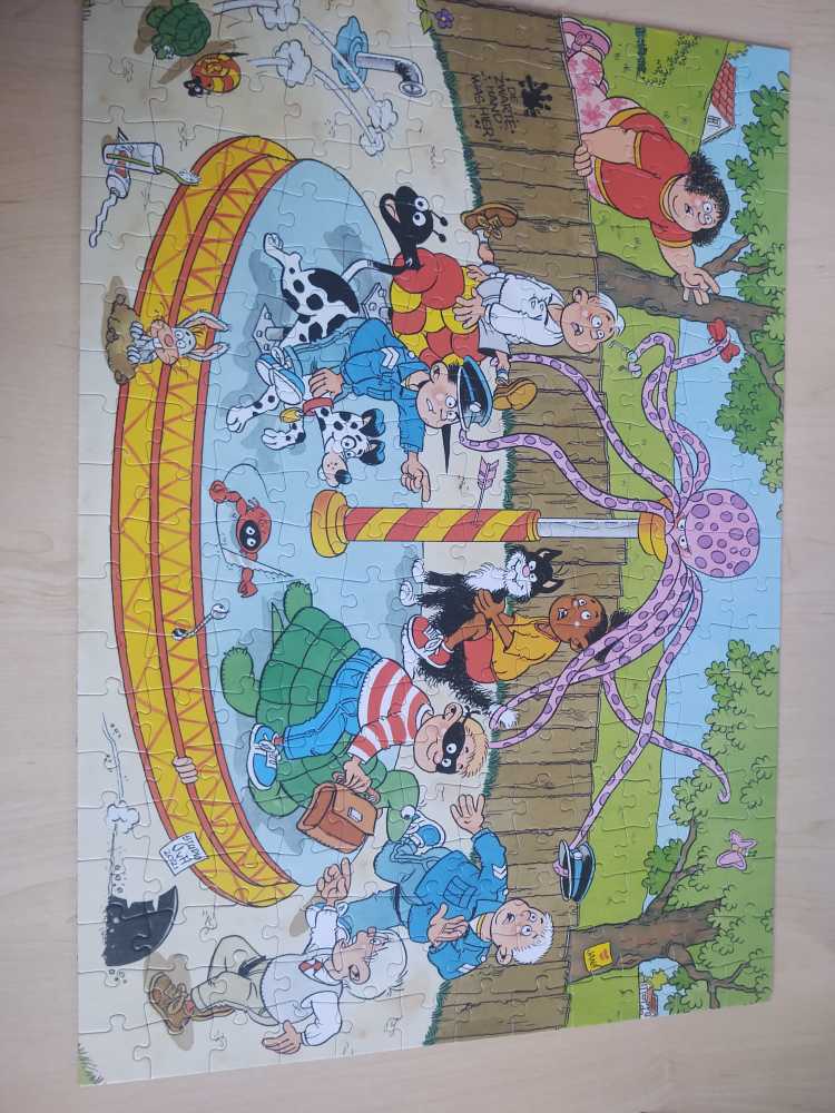 The Merry-Go-Round - Jumbo puzzle collectible [Barcode 8710126200797] - Main Image 2