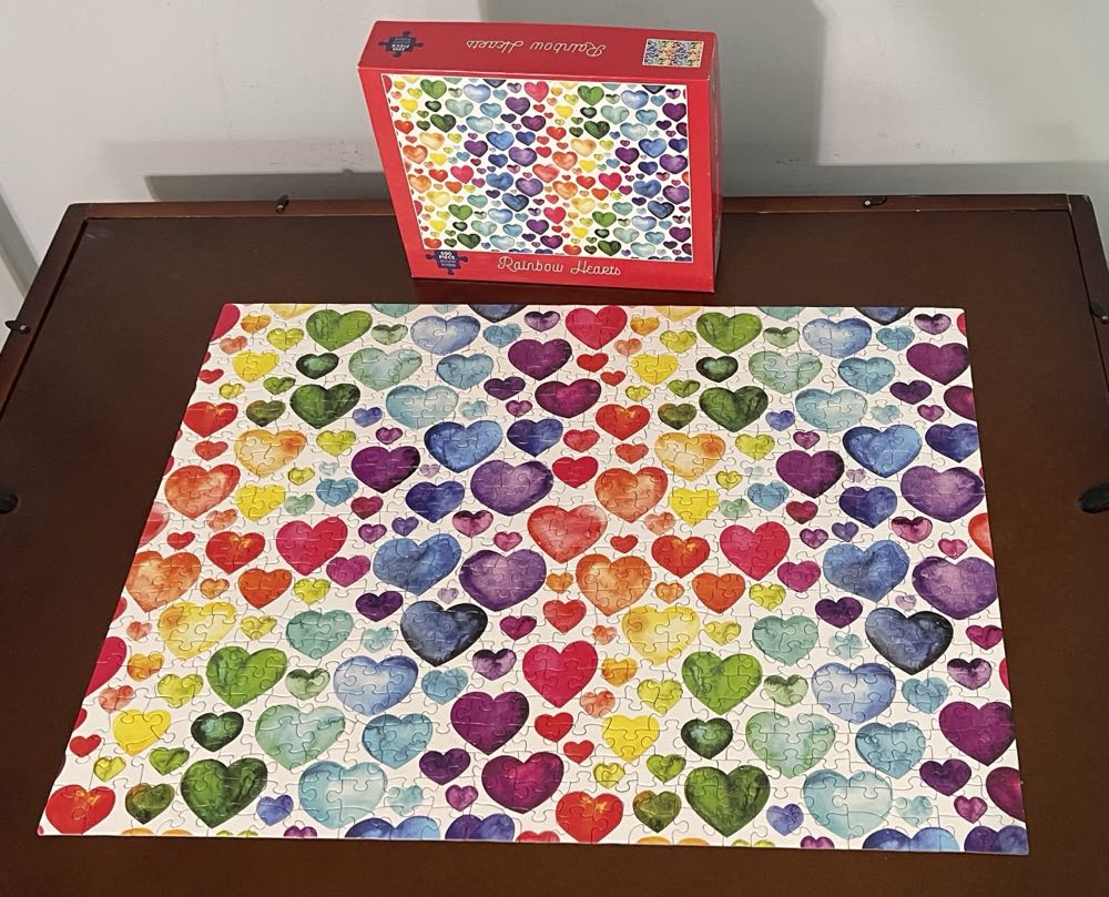 Rainbow Hearts - Willow Creek Press puzzle collectible [Barcode 709786067787] - Main Image 4