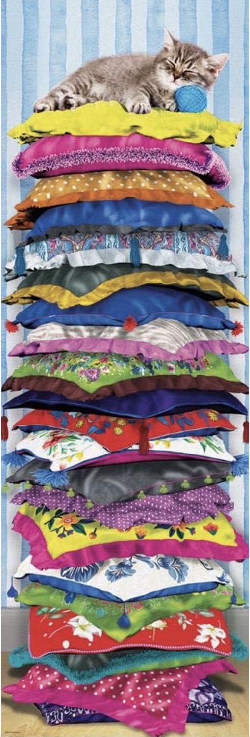 Fluffy Cat On Pillows - EuroGraphics puzzle collectible [Barcode 628136656313] - Main Image 3