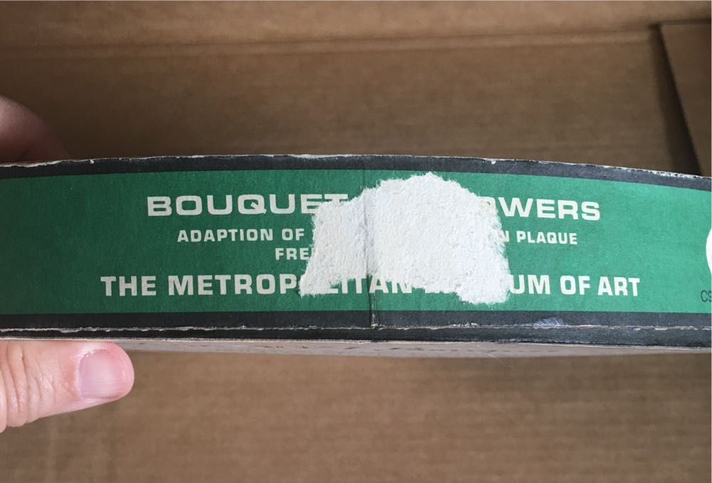 Bouquet of Flowers - Round - Springbok puzzle collectible - Main Image 3