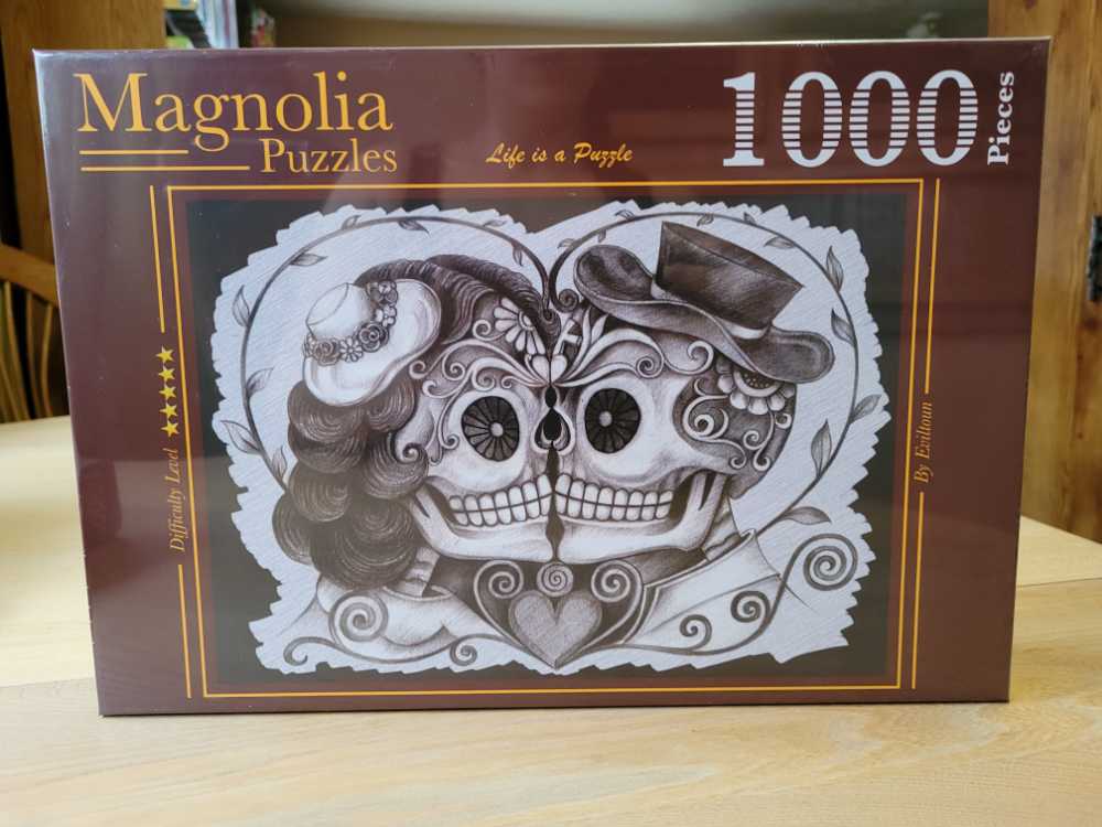 Happy Cat & Snob Dog