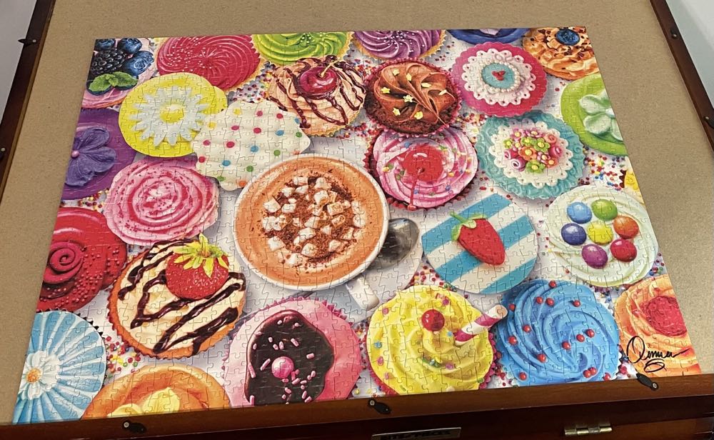 Cupcakes & Cocoa - Buffalo puzzle collectible [Barcode 079346117109] - Main Image 2