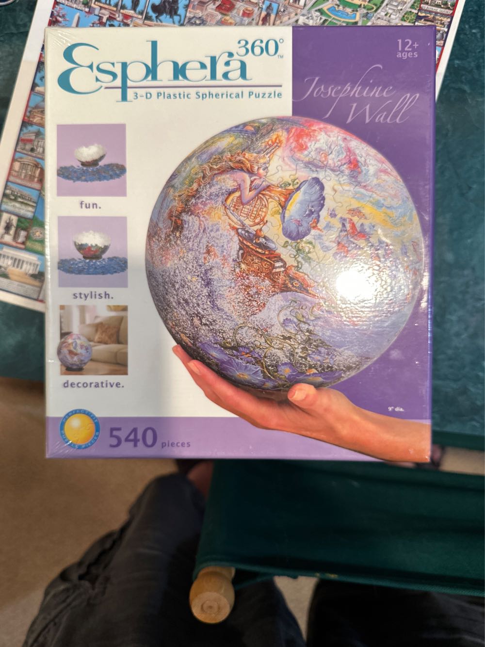 Queen Of The Night - Roseart puzzle collectible [Barcode 072348973230] - Main Image 3