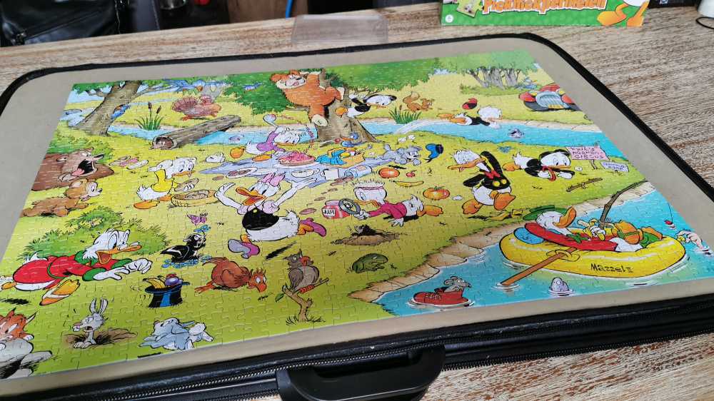 Donald Duck -Picknickperikelen 🟦 - Donald Duck Netherlands puzzle collectible [Barcode 7108815874038] - Main Image 2