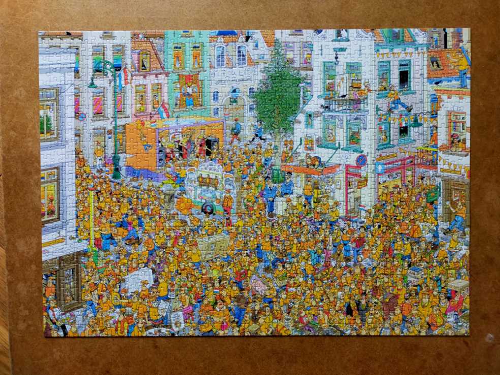 Jan van Haasteren. De inhuldiging.  - Jumbo puzzle collectible - Main Image 2