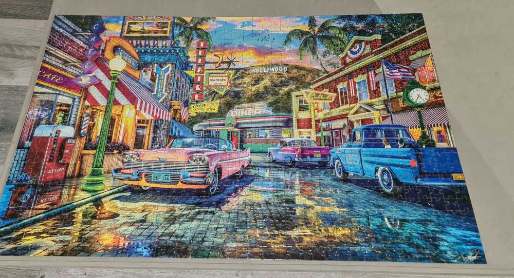 1950’s Hollywood Street - Corner Piece puzzle collectible [Barcode 5052089313651] - Main Image 2