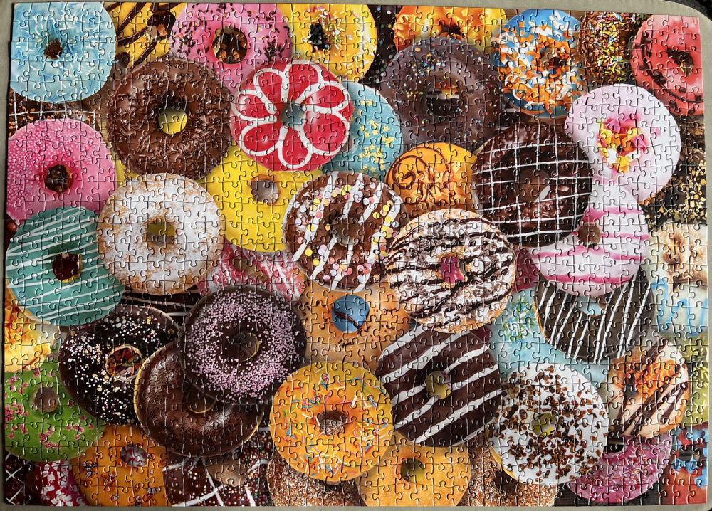 Donuts - Peter Pauper Press puzzle collectible [Barcode 9781441334954] - Main Image 2