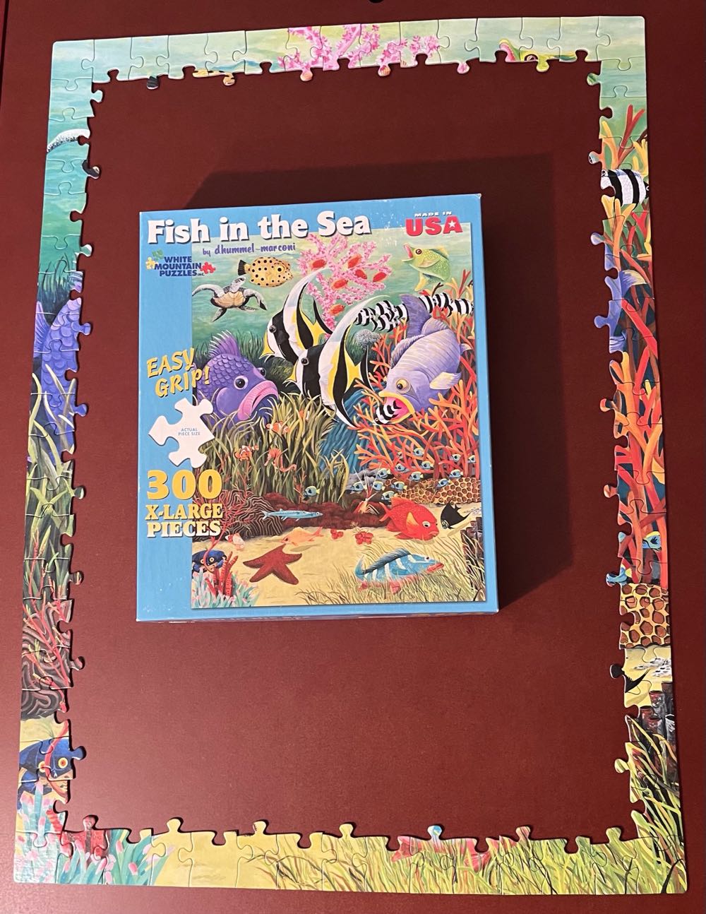 Fish In The Sea - White Mountain puzzle collectible [Barcode 724819251070] - Main Image 4