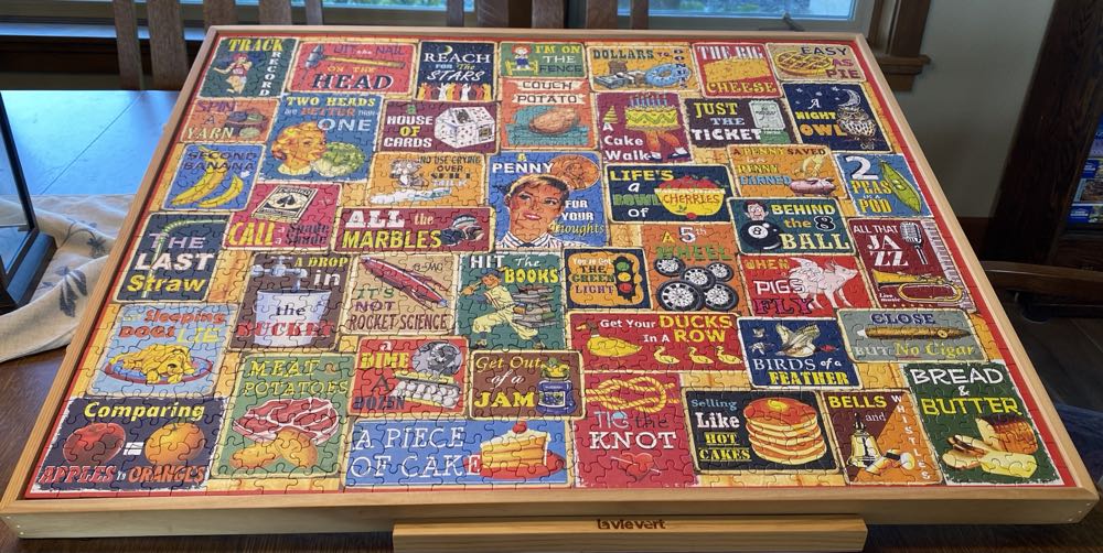 Things We Say - White Mountain puzzle collectible [Barcode 724819265657] - Main Image 3