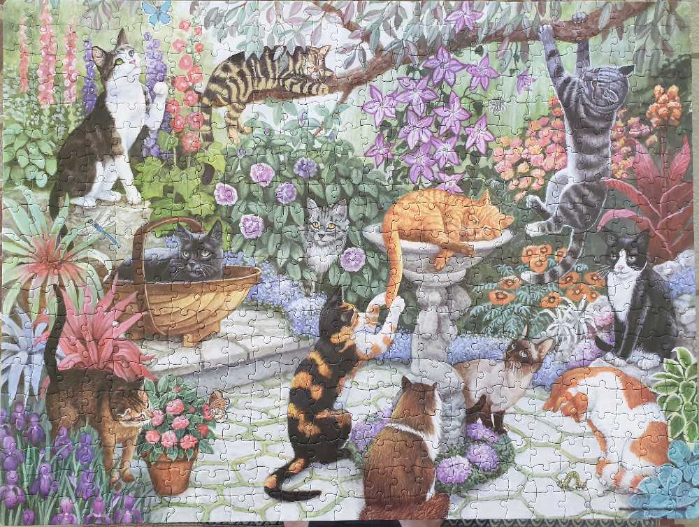 Cats in the Garden - Arrow Puzzles puzzle collectible - Main Image 3