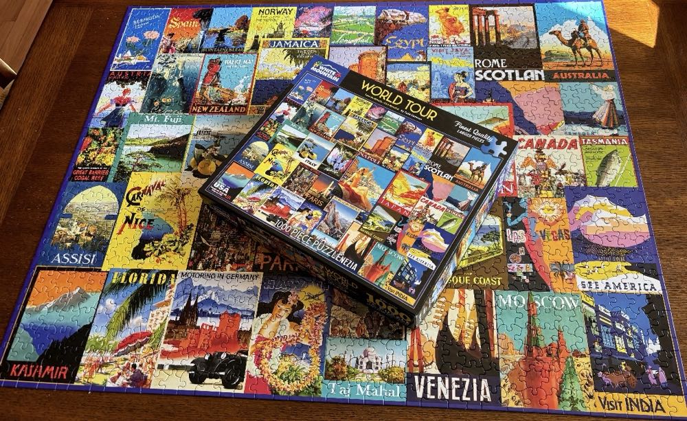 World Tour - White Mountain puzzle collectible [Barcode 724819265640] - Main Image 3