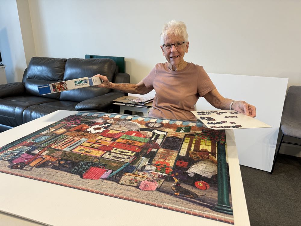 477. Traveling Light - Ravensburger puzzle collectible [Barcode 4005556169740] - Main Image 4