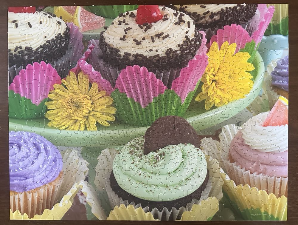 Cupcake Creations - Springbok puzzle collectible [Barcode 091683705443] - Main Image 3