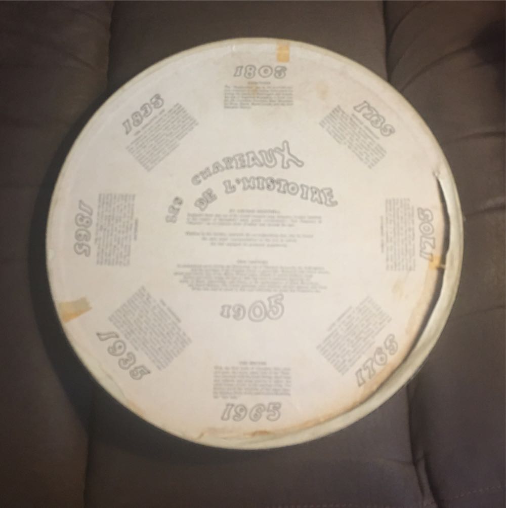 Les Chapeaux de l’Histoire - Round - Springbok puzzle collectible - Main Image 2