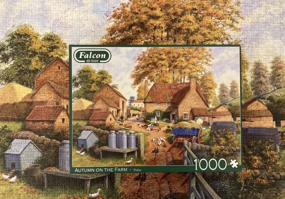 Autumn on the farm - Falcon de luxe puzzle collectible [Barcode 8710126112748] - Main Image 4
