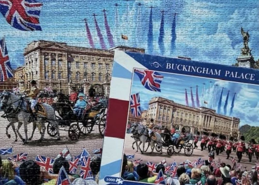Buckingham Palace - Gibsons puzzle collectible [Barcode 5012269070651] - Main Image 4